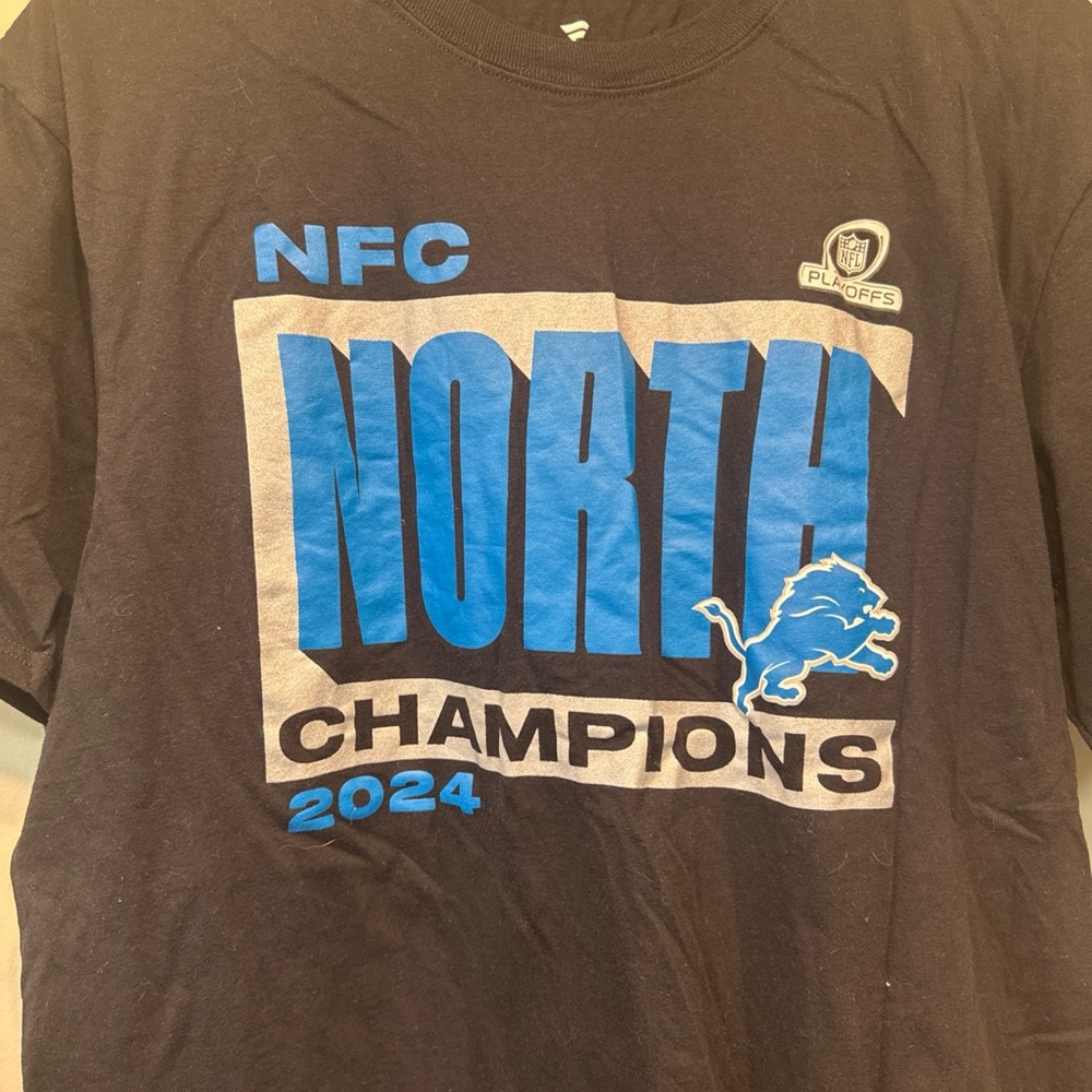 set of 2 men’s detroit lions t shirts size large 2023 and 2024 nfc champions